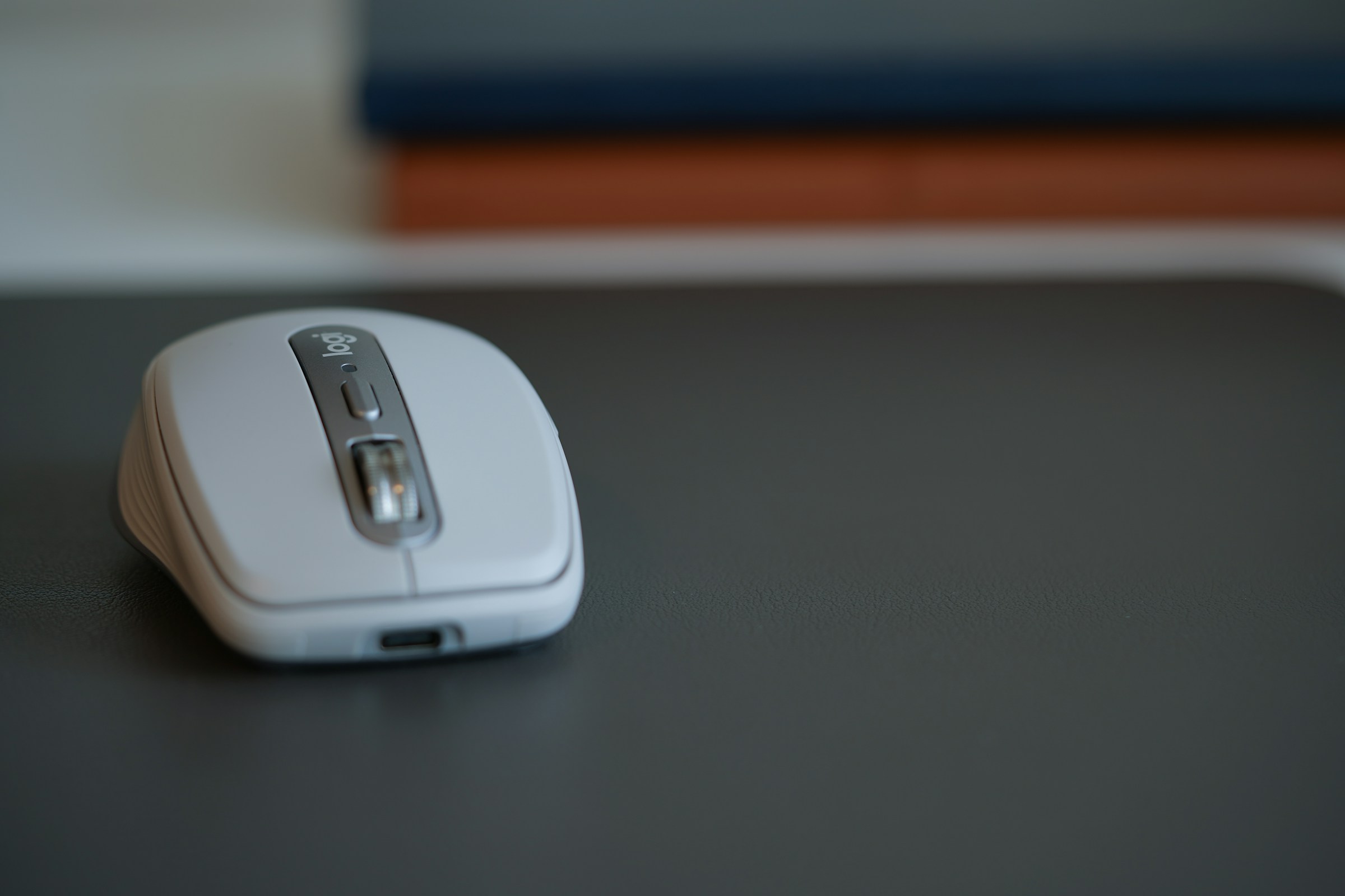 Logitech Silent Wireless Mouse: A Perfect Choice for Quiet Offices